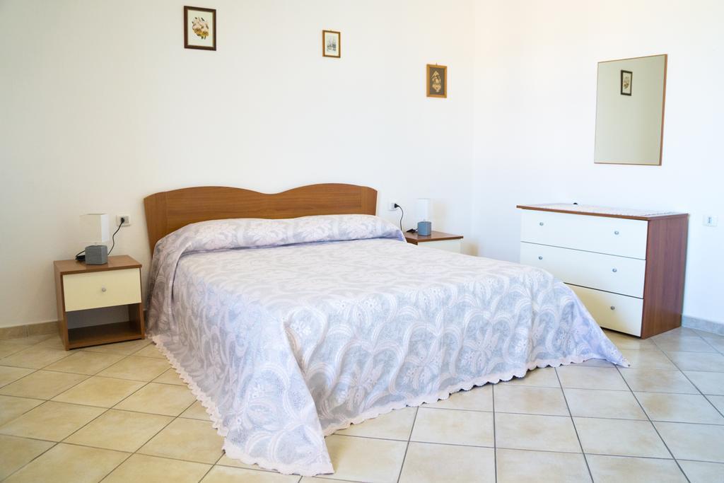 San Giovanni Suèrgiu Casa Vacanza Da Luisa מראה חיצוני תמונה
